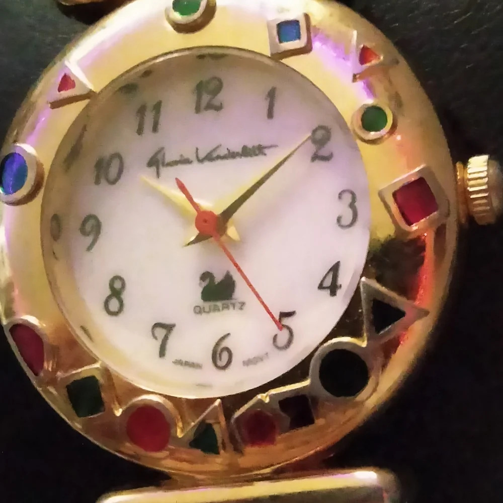 Vintage Gloria Vanderbilt watch - Picture 4 of 7